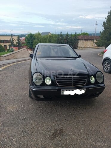 Mercedes E 240 2001, 122,312 km - 2.4 l - Qusar