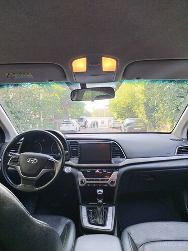 Hyundai Elantra 2015, 220,236 km - 1.6 l - Bakı