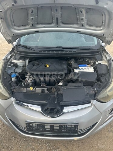Hyundai Elantra 2015, 325,252 km - 1.6 l - Ağstafa