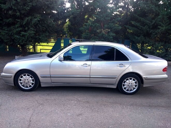 Mercedes E 200 1999, 321,000 km - 2.0 l - Qazax