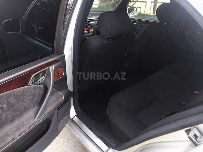 Mercedes E 200 1999, 321,000 km - 2.0 l - Qazax