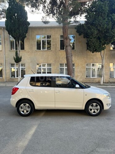 Skoda Fabia 2013, 205,000 km - 1.6 l - Bakı