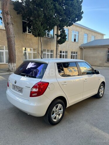 Skoda Fabia 2013, 205,000 km - 1.6 l - Bakı