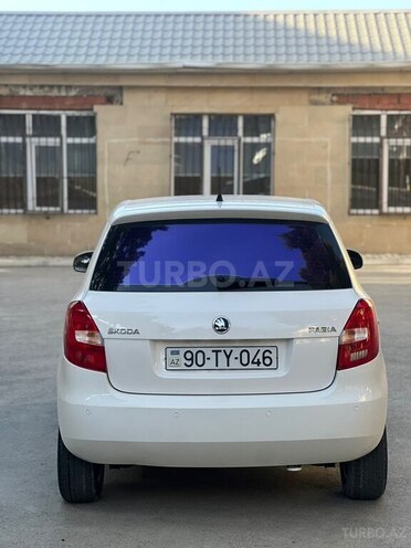 Skoda Fabia 2013, 205,000 km - 1.6 l - Bakı