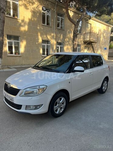 Skoda Fabia 2013, 205,000 km - 1.6 l - Bakı