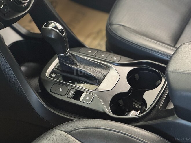 Hyundai Santa Fe-20