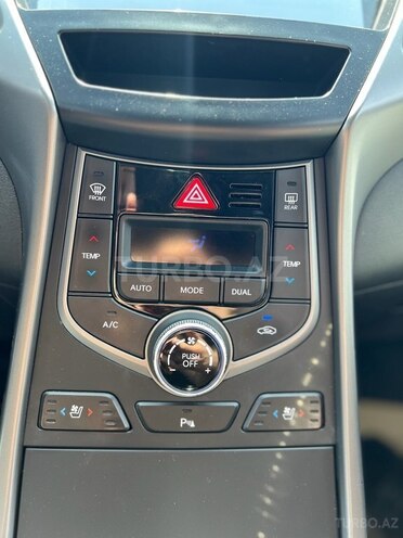 Hyundai Avante 2015, 225,000 km - 1.6 л - Bakı