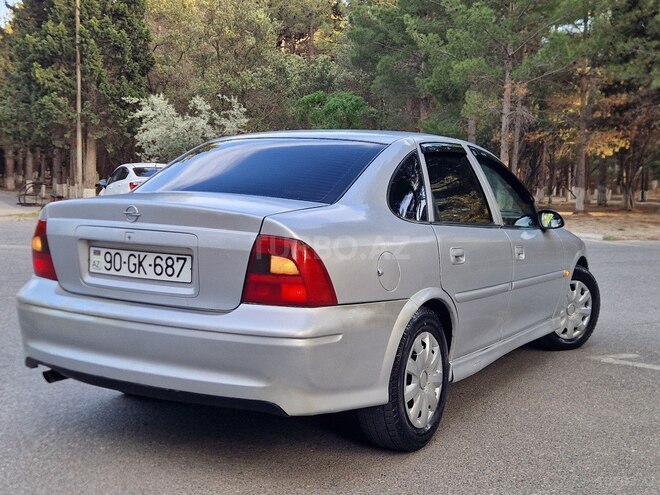 Opel Vectra 1999, 243,578 km - 1.6 л - Sumqayıt