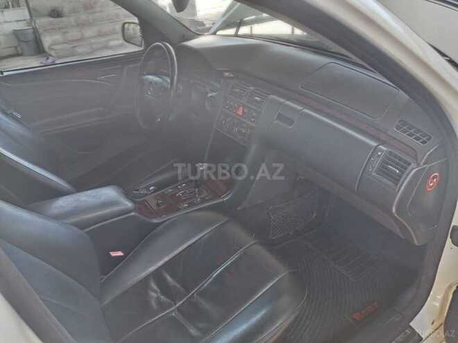 Mercedes E 220 d 2002, 458,000 km - 2.2 l - Salyan