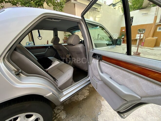 Mercedes E 200 1995, 307,000 km - 2.0 l - Bakı