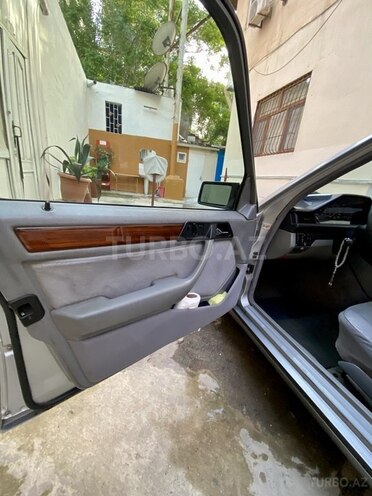 Mercedes E 200 1995, 307,000 km - 2.0 l - Bakı