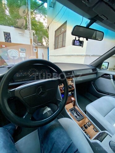 Mercedes E 200 1995, 307,000 km - 2.0 l - Bakı