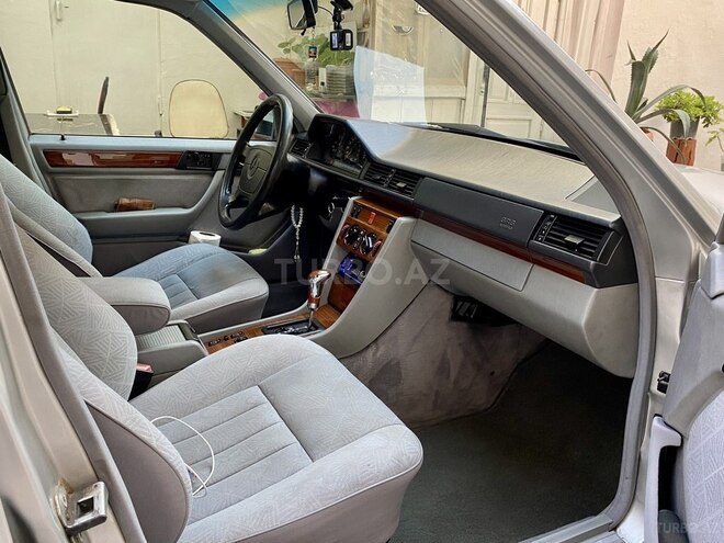 Mercedes E 200 1995, 307,000 km - 2.0 l - Bakı