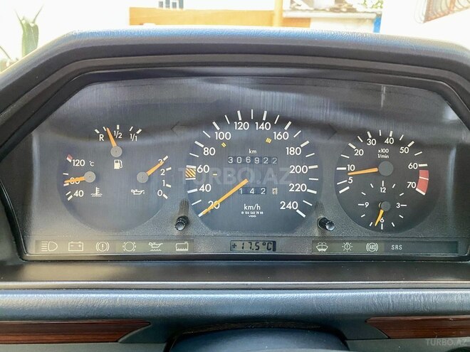 Mercedes E 200 1995, 307,000 km - 2.0 l - Bakı