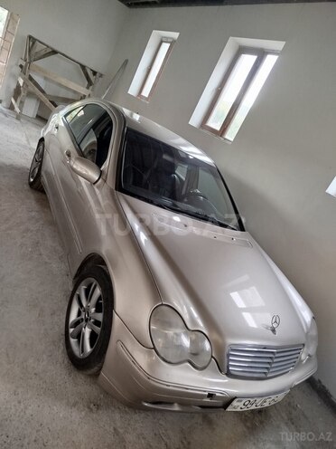 Mercedes C 200 d 2001, 533,000 km - 2.2 l - Sumqayıt