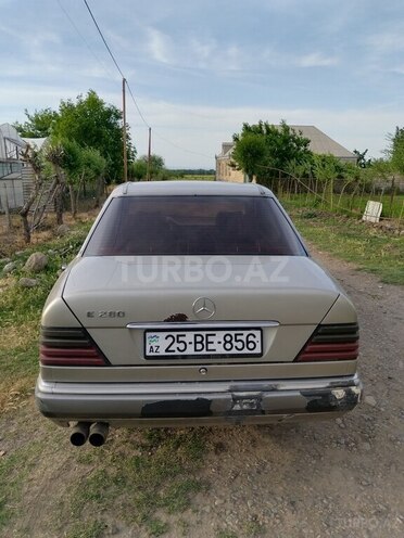 Mercedes E 220 1993, 520,000 km - 2.2 l - Gəncə