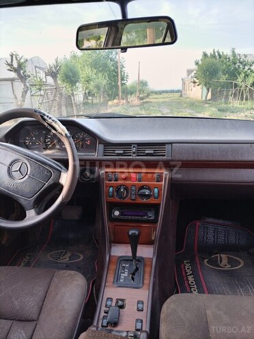 Mercedes E 220 1993, 520,000 km - 2.2 l - Gəncə