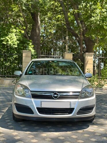Opel Astra 2006, 286,000 km - 1.4 l - Yevlax