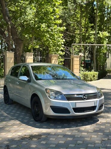 Opel Astra 2006, 286,000 km - 1.4 l - Yevlax