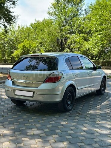 Opel Astra 2006, 286,000 km - 1.4 l - Yevlax