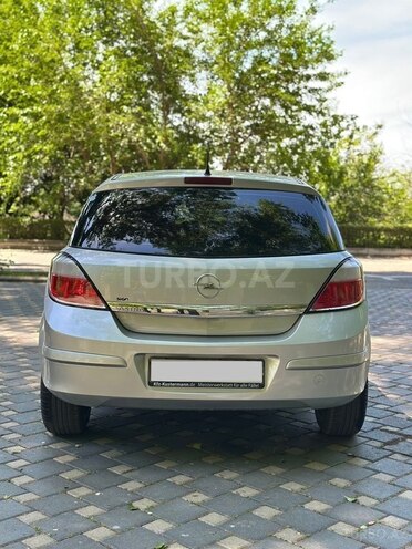 Opel Astra 2006, 286,000 km - 1.4 l - Yevlax