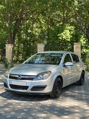 Opel Astra 2006, 286,000 km - 1.4 l - Yevlax