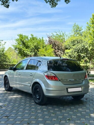 Opel Astra 2006, 286,000 km - 1.4 l - Yevlax