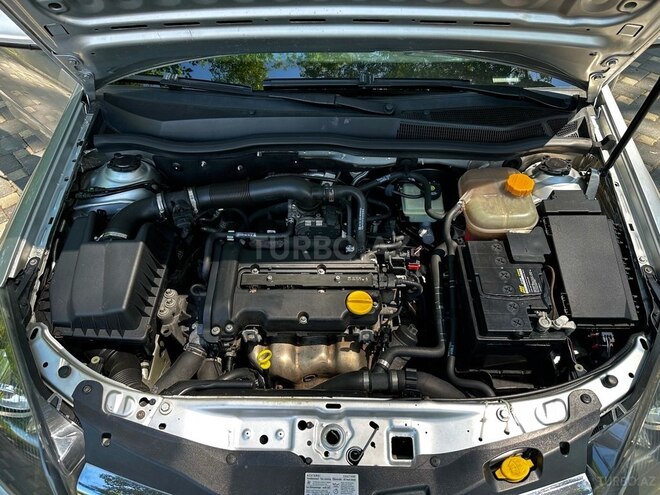 Opel Astra 2006, 286,000 km - 1.4 l - Yevlax