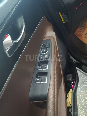 Kia Sorento-14