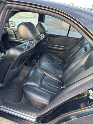 Mercedes E 230 1997, 280,000 km - 2.3 l - Bakı