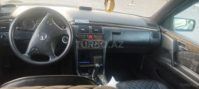 Mercedes E 240 1998, 685,840 km - 2.4 l - Balakən