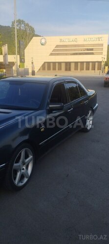 Mercedes E 240 1998, 685,840 km - 2.4 l - Balakən