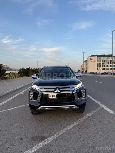 Mitsubishi Pajero Sport-1