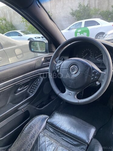 BMW 523 1999, 247,000 km - 2.5 l - Bakı