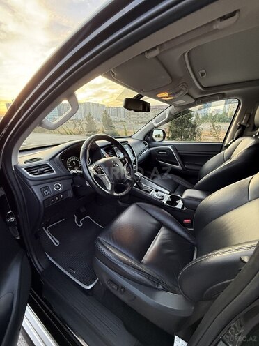 Mitsubishi Pajero Sport-9