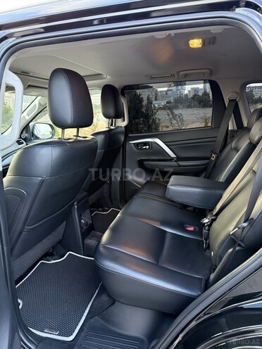 Mitsubishi Pajero Sport-11