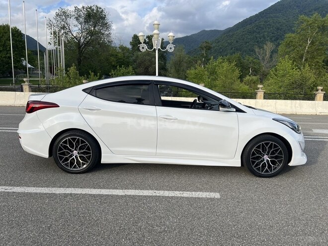Hyundai Elantra 2014, 203,000 km - 1.8 l - Qəbələ