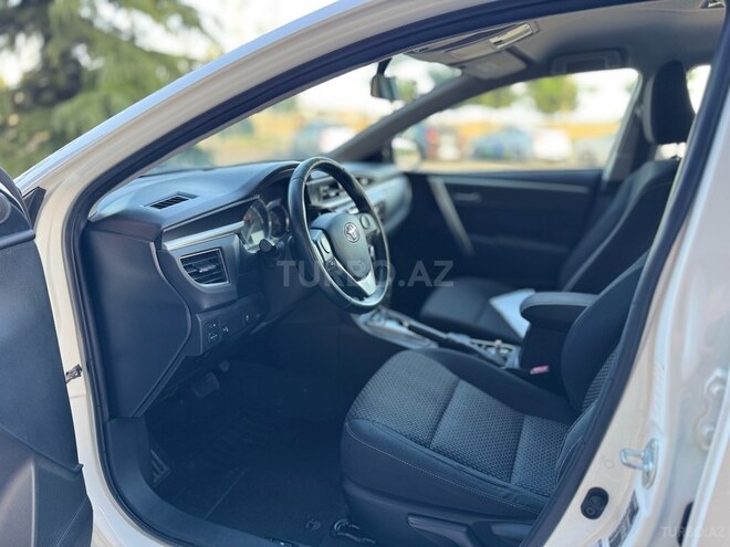 Toyota Corolla-12