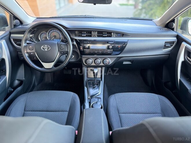 Toyota Corolla-14