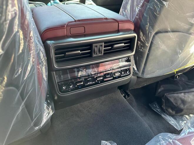 Lexus LX 500d-11