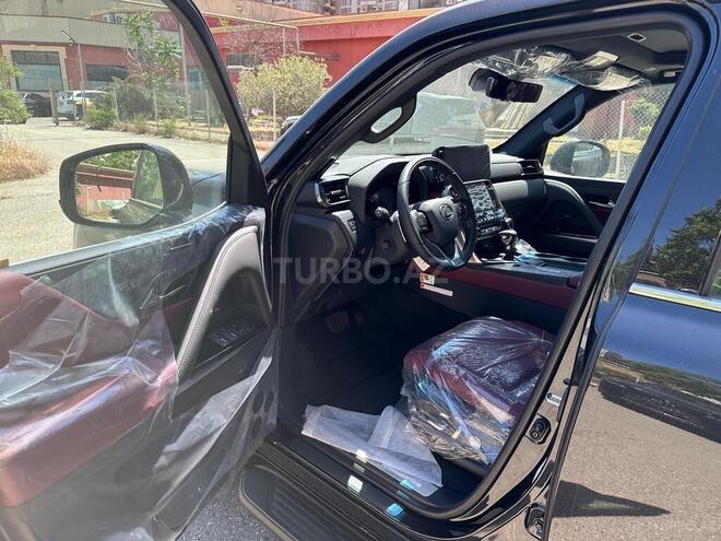 Lexus LX 500d-10