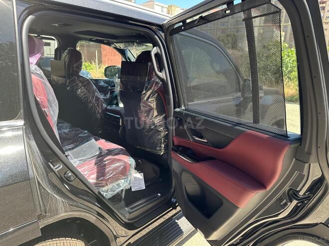 Lexus LX 500d-13