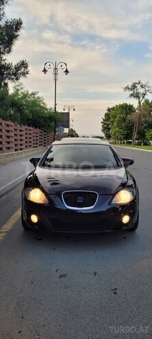 SEAT Leon-1