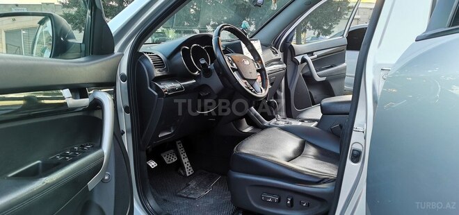 Kia Sorento-11