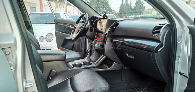Kia Sorento-16