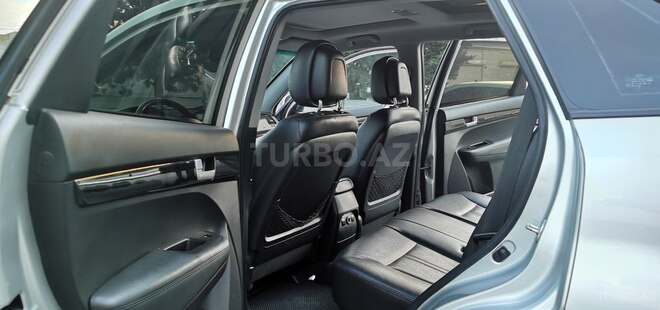 Kia Sorento-12