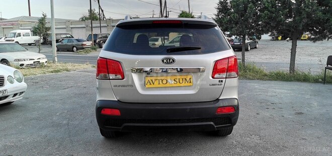 Kia Sorento-9
