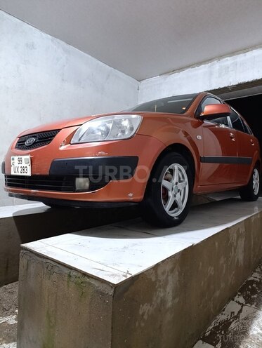 Kia Rio 2006, 380,000 km - 1.5 l - Salyan