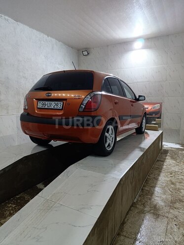 Kia Rio 2006, 380,000 km - 1.5 l - Salyan