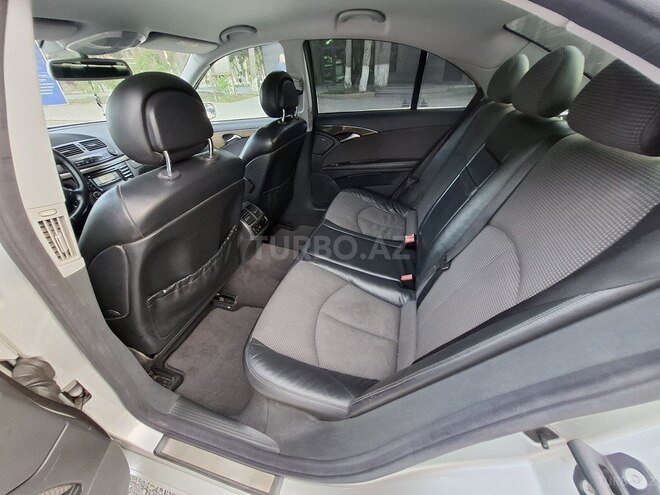 Mercedes E 240 2003, 50,346 km - 2.6 l - Sumqayıt